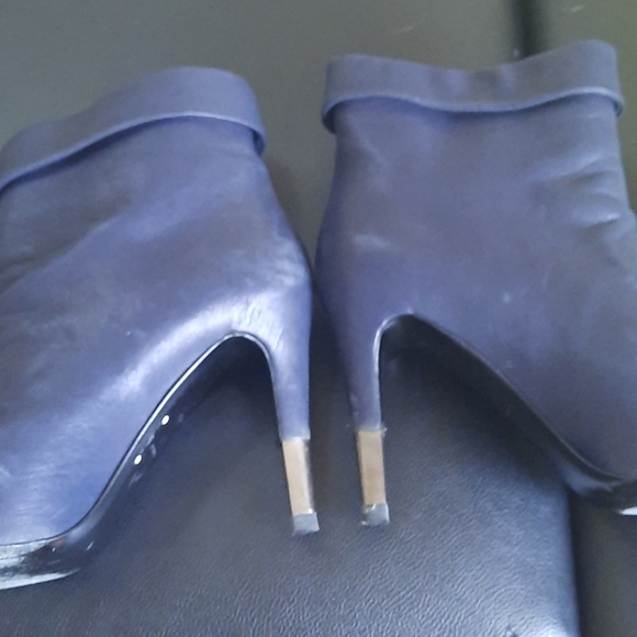 Authentic Chanel booties/Ankle boots - Picture 4 of 7